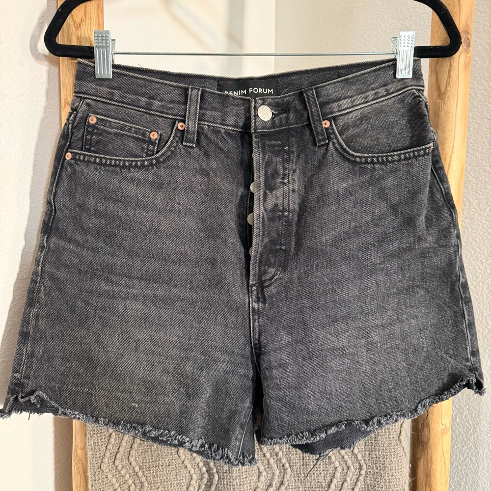 Aritzia Denim Forum The Yoko Mid Thigh Short Size 28 Denim Shorts
